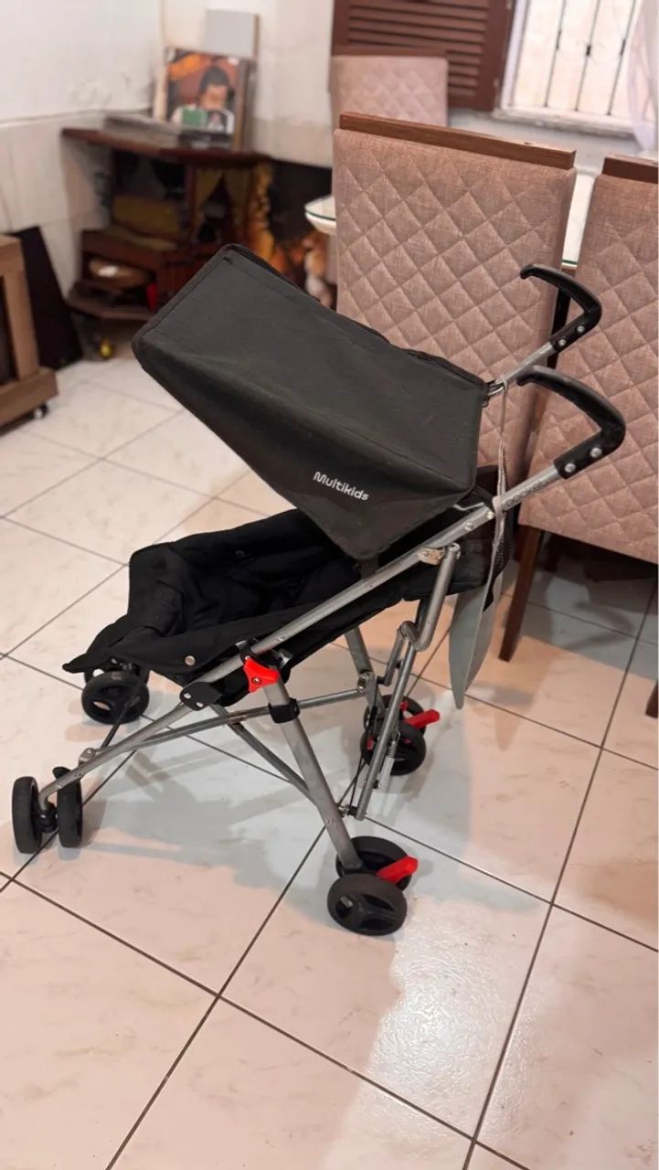 Carrinho guarda chuva de Bebê Compacto e Leve - Ótimo Estado - Foto 3