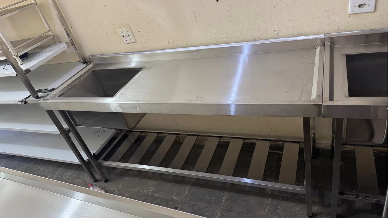 Bancada de Aço Inox com pia 1,80 x 0,60  - Foto 2