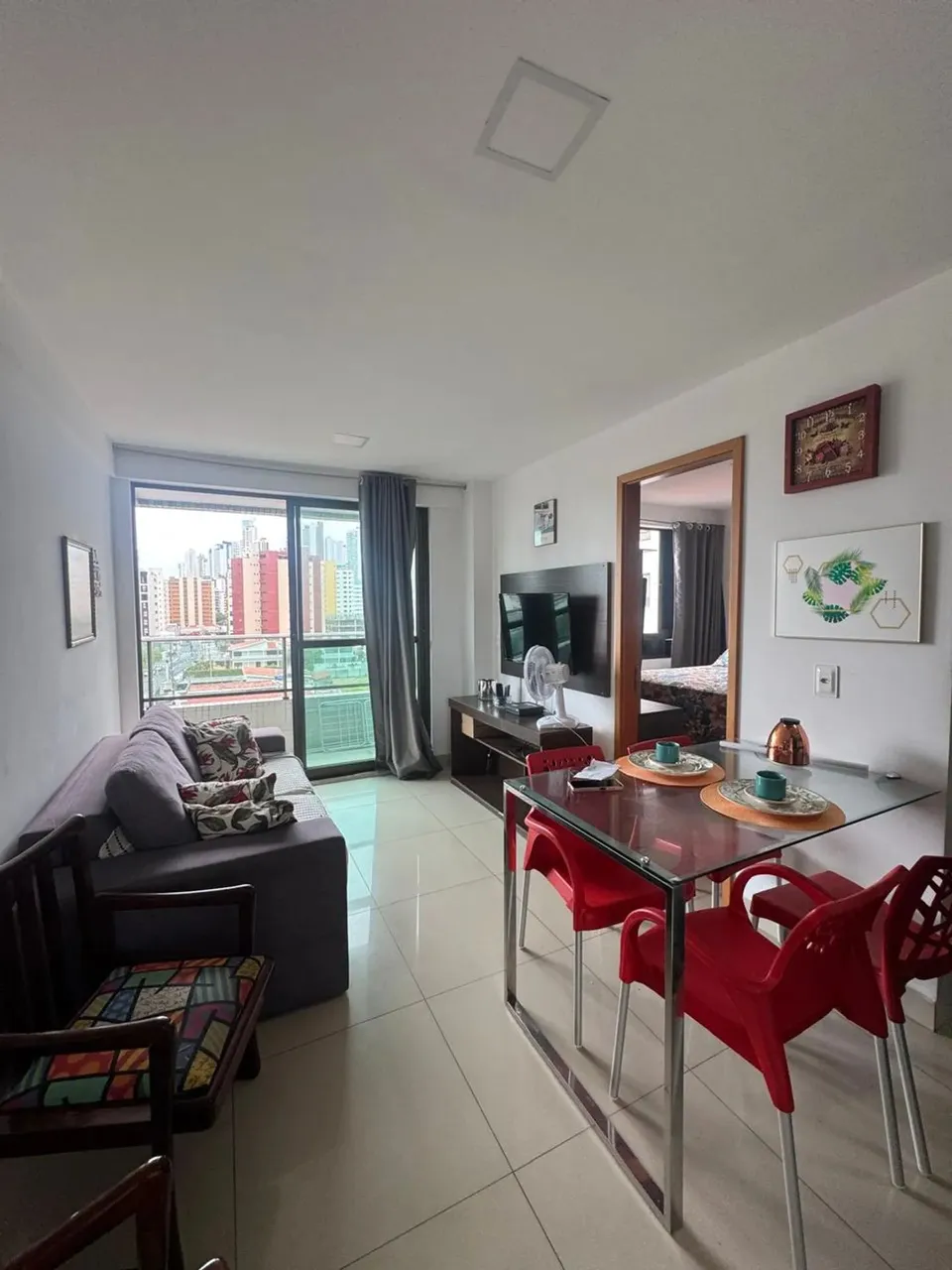 ALUGA-SE excelente apartamento mobiliado, 35m2 com 1 quarto bairro do Cabo Branco - João P