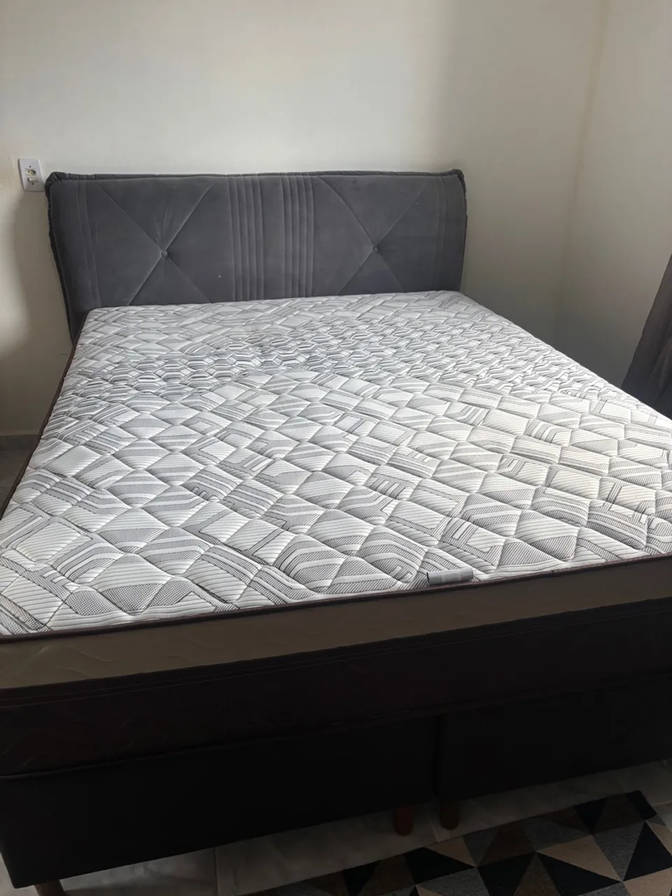 Cama Box Casal com Cabeceira Estofada
