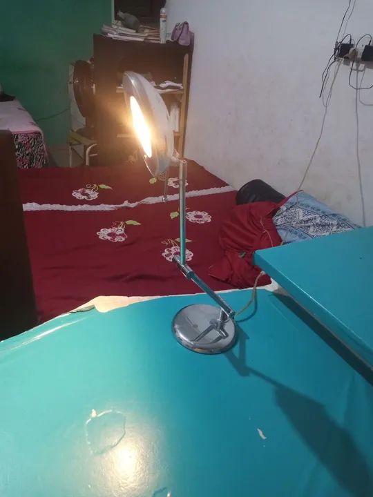 Abajur de alumínio semi-novo  - Foto 2