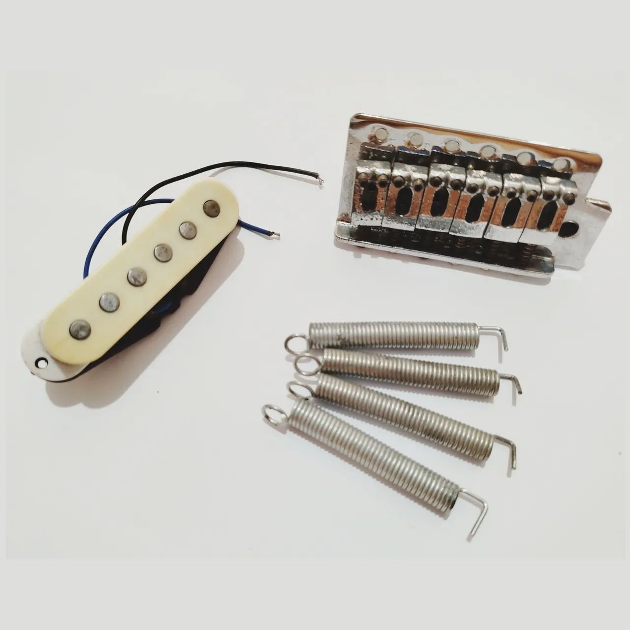 Captador da Ponte de Guitarra Stratocaster  - 6 cordas + Ponte Semi-Flutuante + Molas