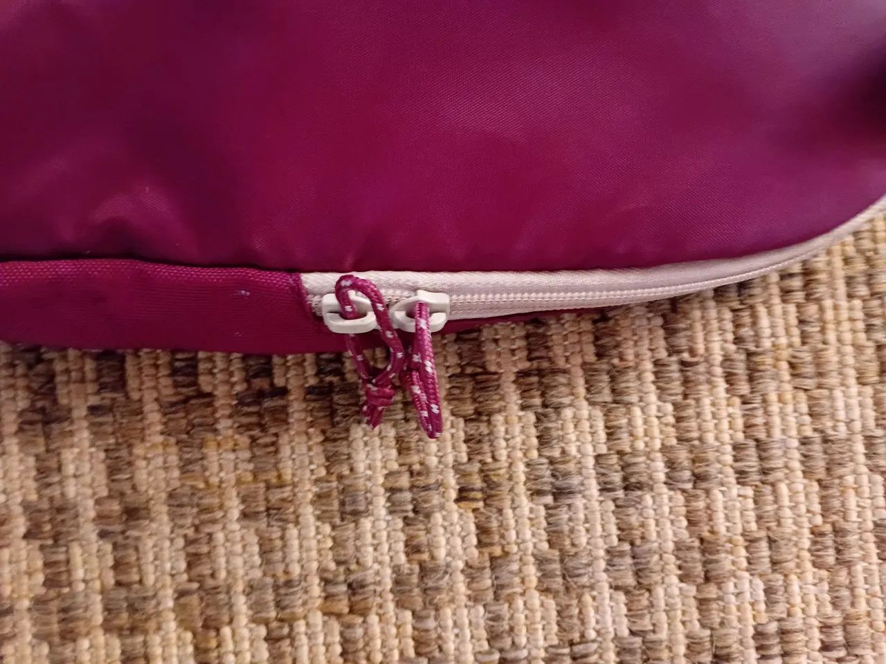 Mochila Quechua para Camping 10 litros  - Foto 4