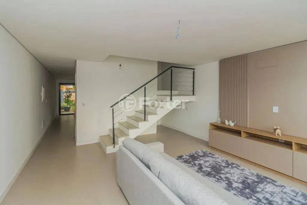 Vendo Excelente sobrado novo 3 suítes 4 garagens 210m² privativos no Bairro Chácara das Pe
