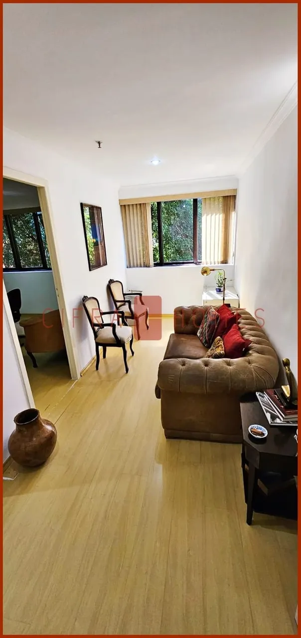 Sala comercial à venda, mobiliada, bonita e aconchegante, com 35 m², 1 vaga de garagem, no