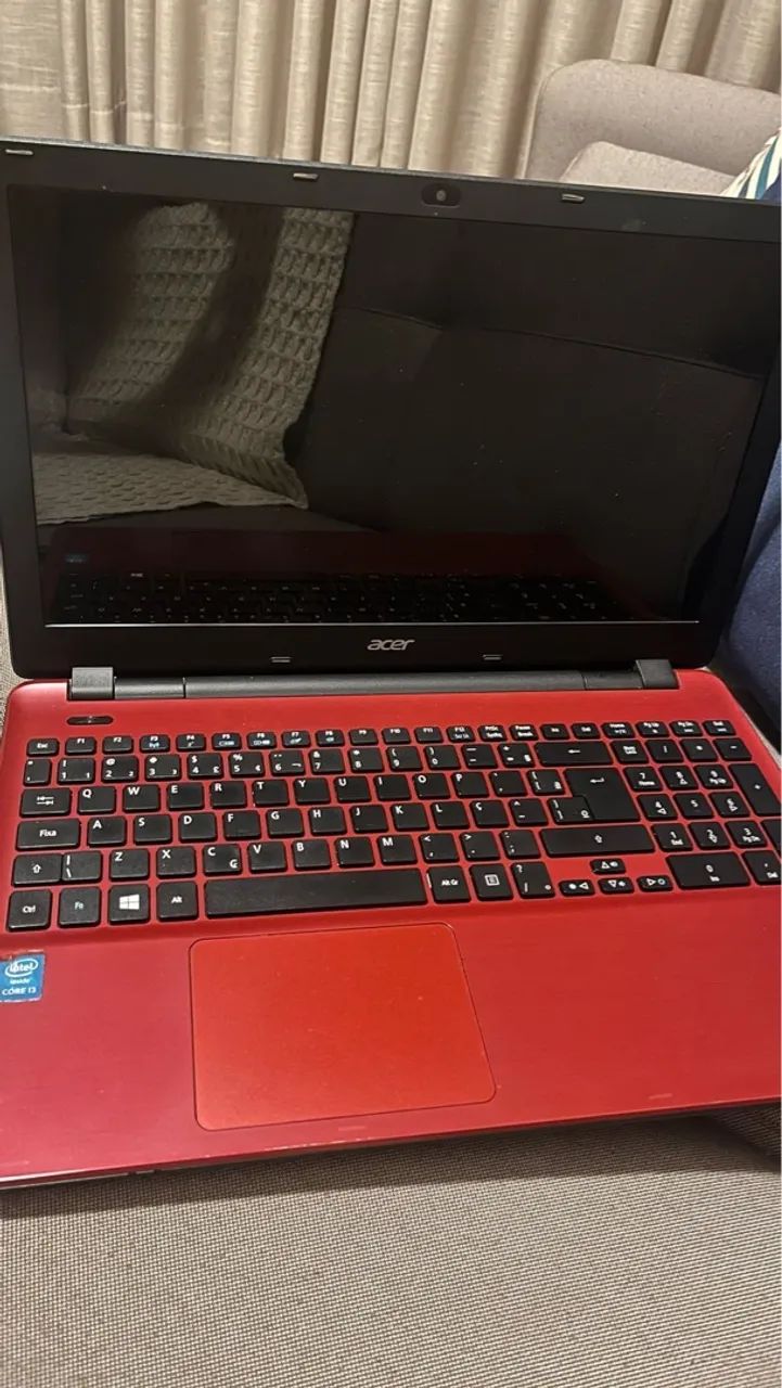 Notebook Acer Vermelho
