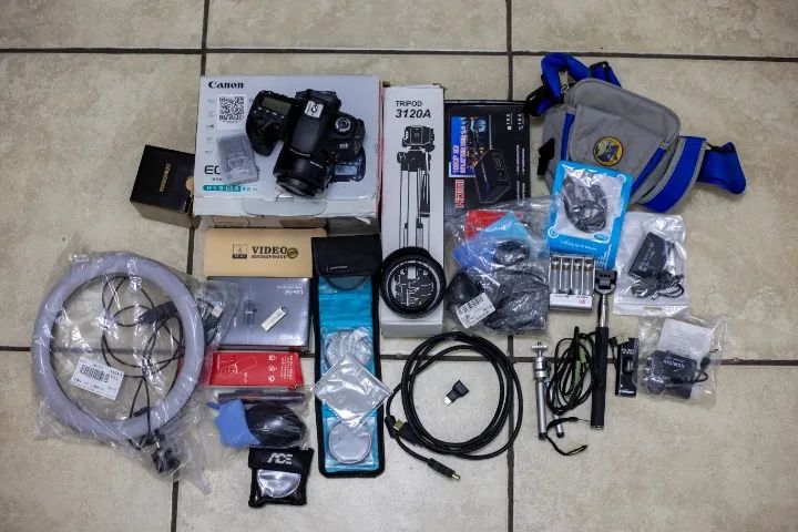 Kit Completo Câmera Canon 60d + Lente 50mm + Baterias + Acessórios