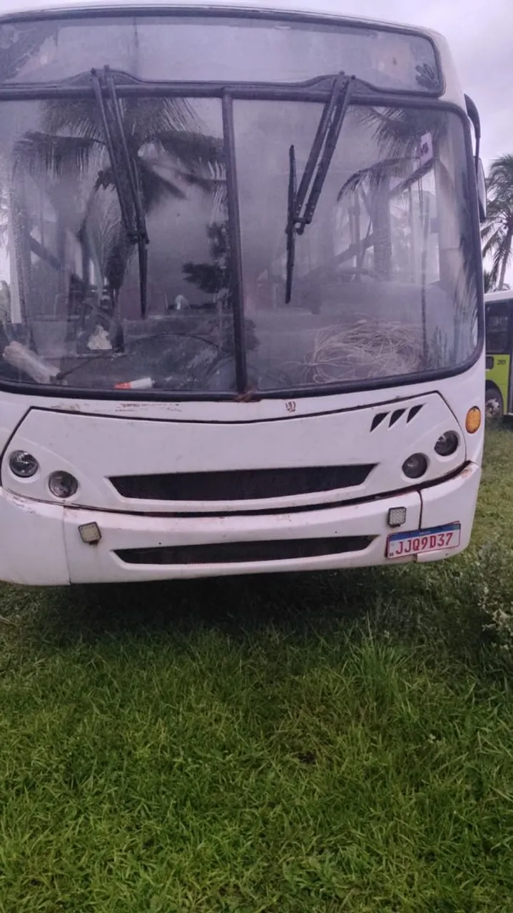 Vendo ônibus Comil
