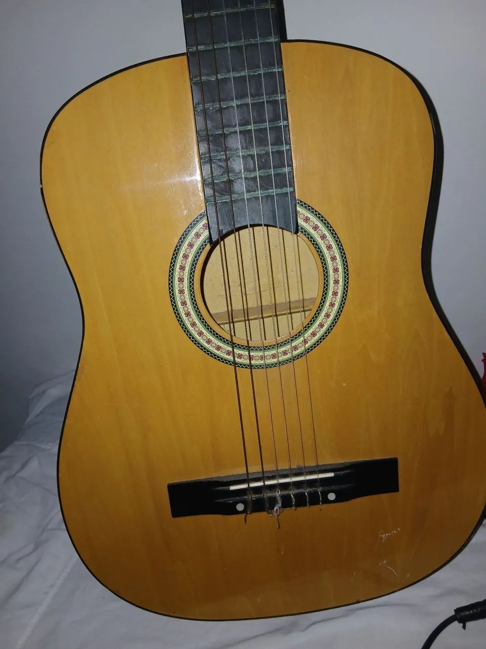 Violão, em perfeito estado, precisa trocar uma corda - Foto 4