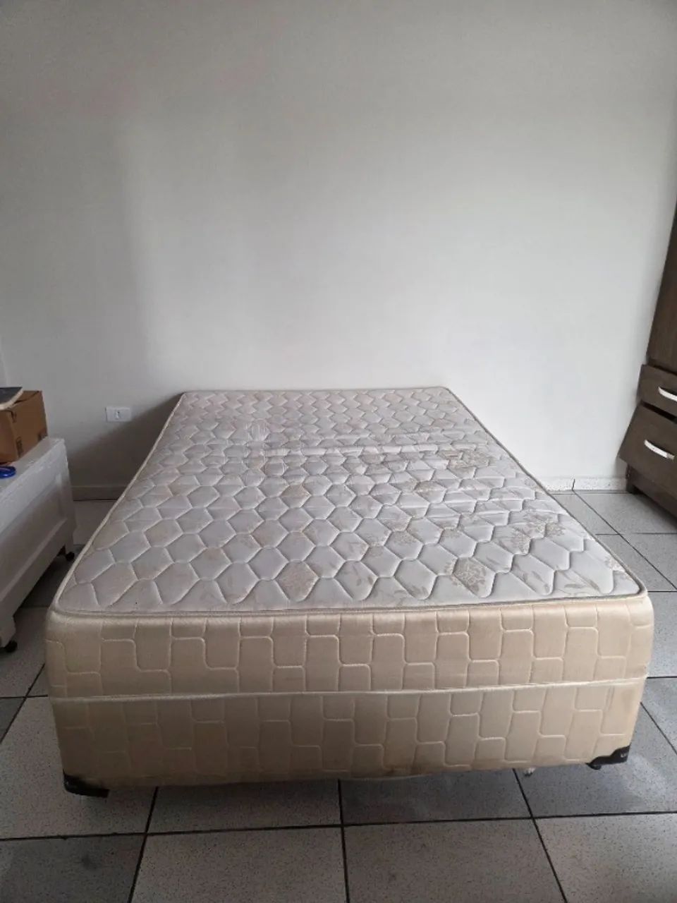 Cama casal com colchão acoplado - 135x185 cm