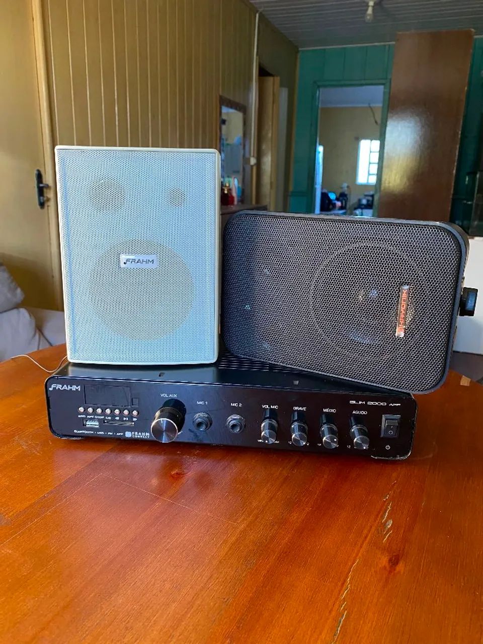 Amplificador + 6 caixas de som + fiação 
