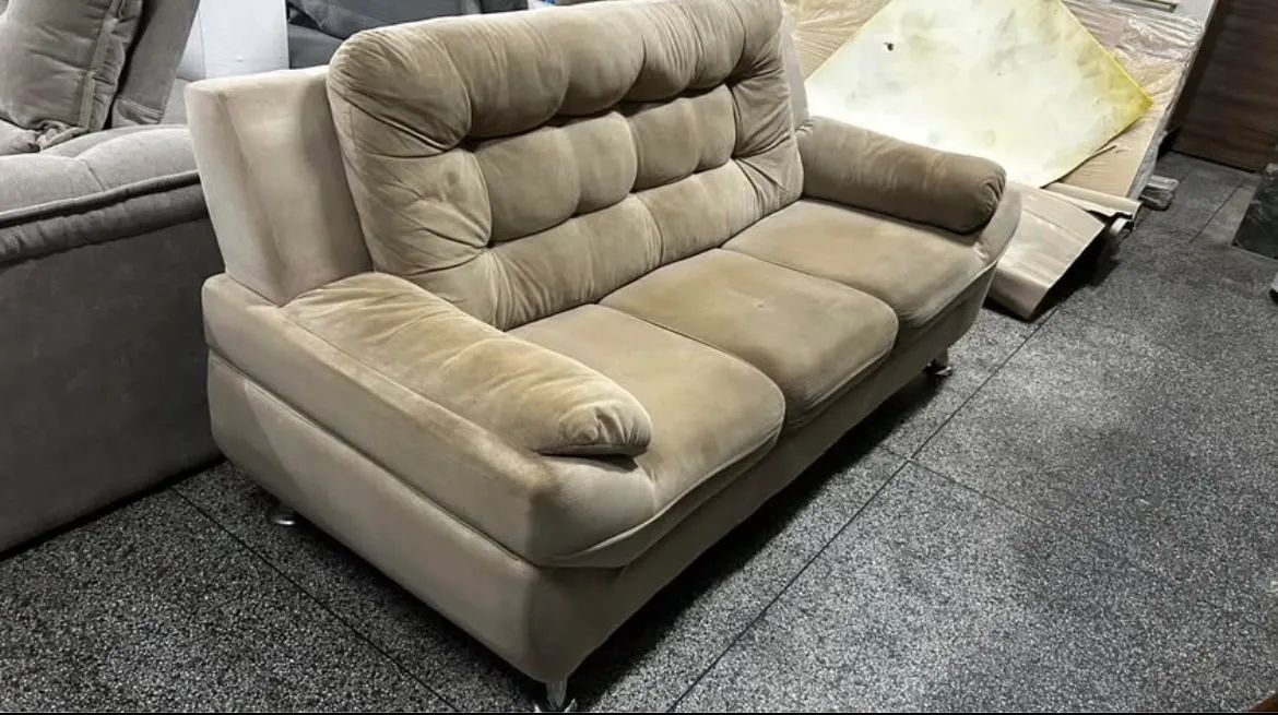 Sofá Fixo 3 Lugares Semi-Novo Higienizado  - Foto 3