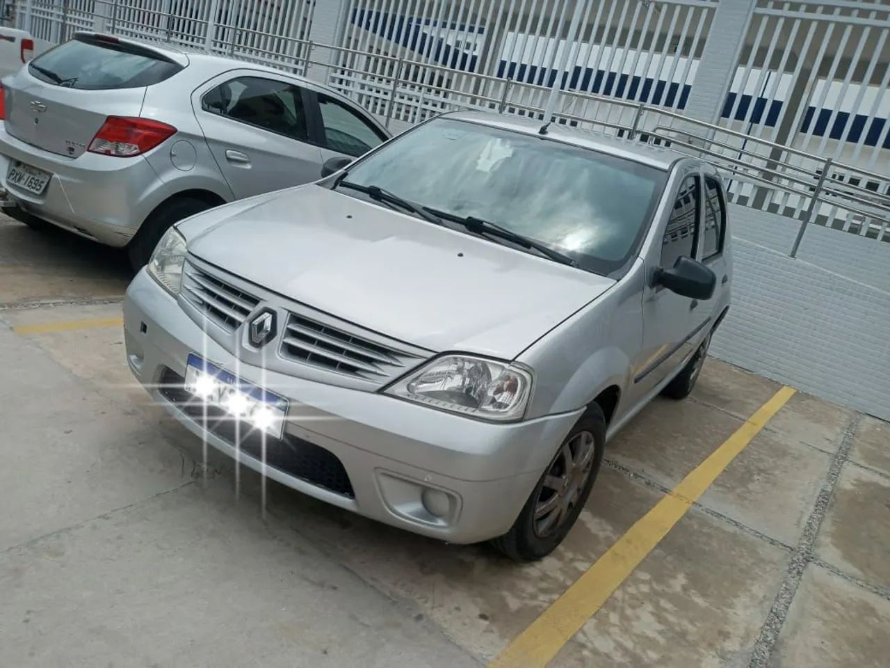 Renault Logan EXPRES./EXP. UP HI-FLEX 1.0 16V 4P 2010