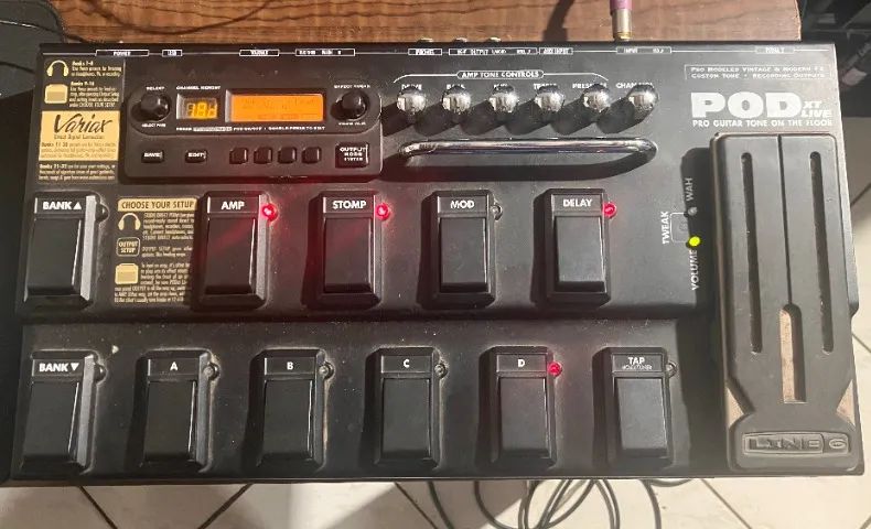 Pedaleira Line 6 Pod xt live