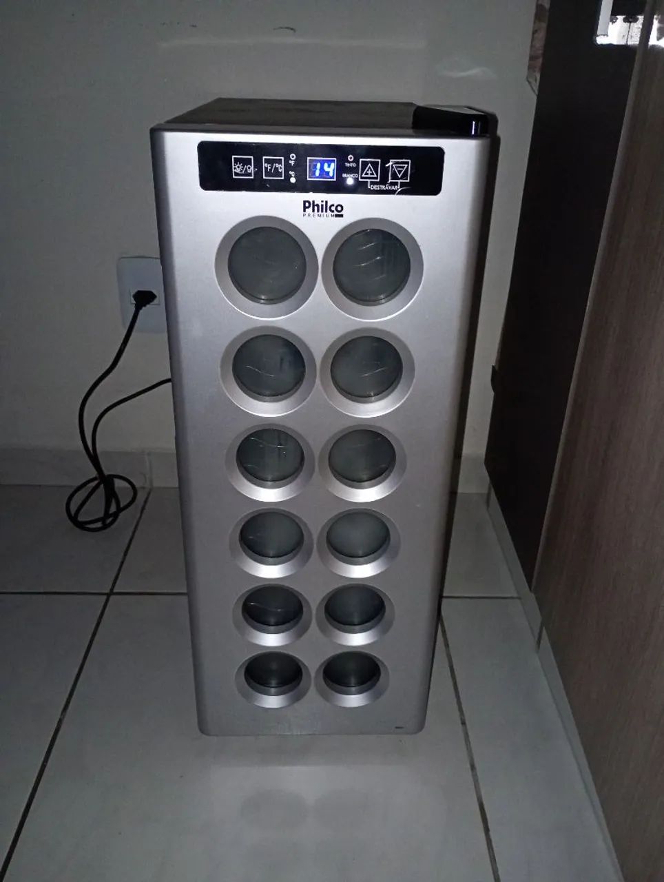 Adega Philco PH12E