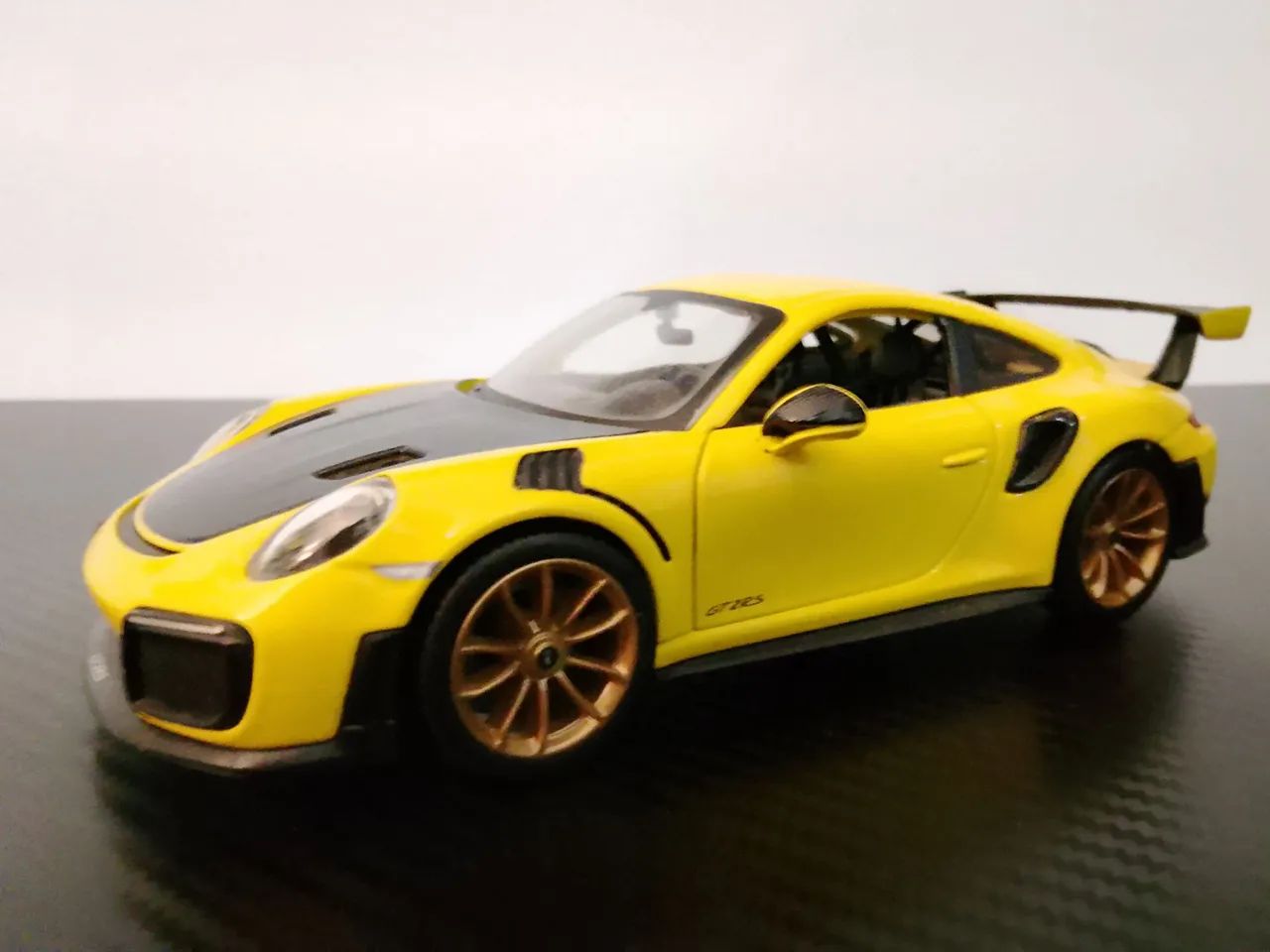 Miniatura Porsche 911 gt2 1:24 - Foto 2