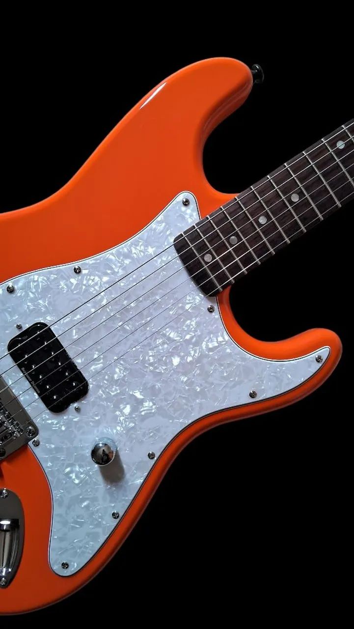 Squier Stratocaster Tom Delonge Custom - Foto 2