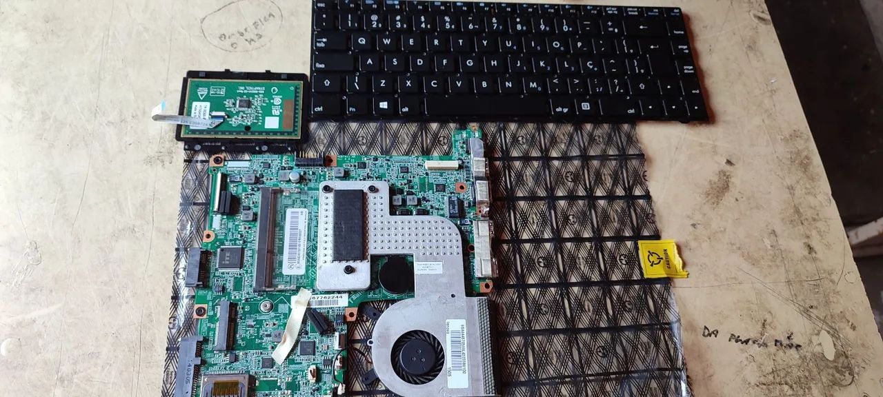 Placa mãe do notebook CCE modelo F4030 - Foto 2