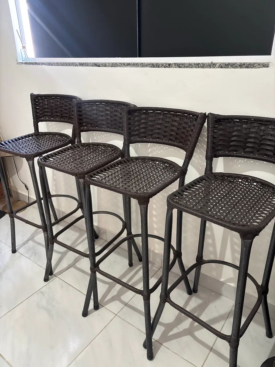 VENDO 4 CADEIRAS ALTAS - Foto 2