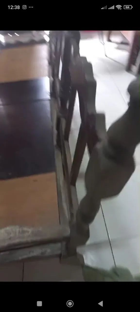 Sofá antigo enorme (2.25 de comprimento)Para ser restaurado  - Foto 4