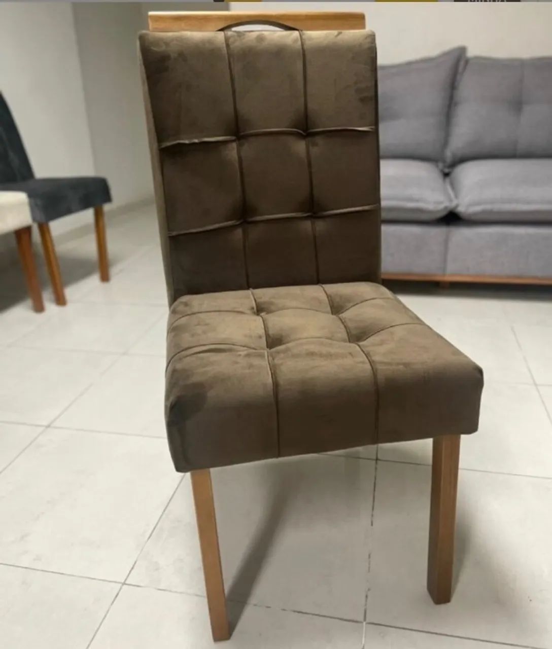 Conjunto Ripado Vêneto 120 com 4 Cadeiras Marrons - Foto 2