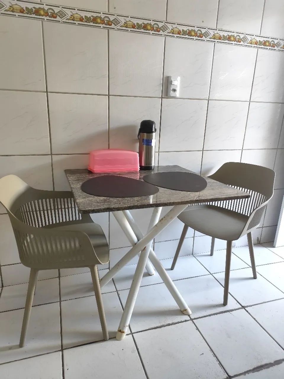 Mesa Usada SOMENTE MESA, SEM CADEIRAS. - Foto 2