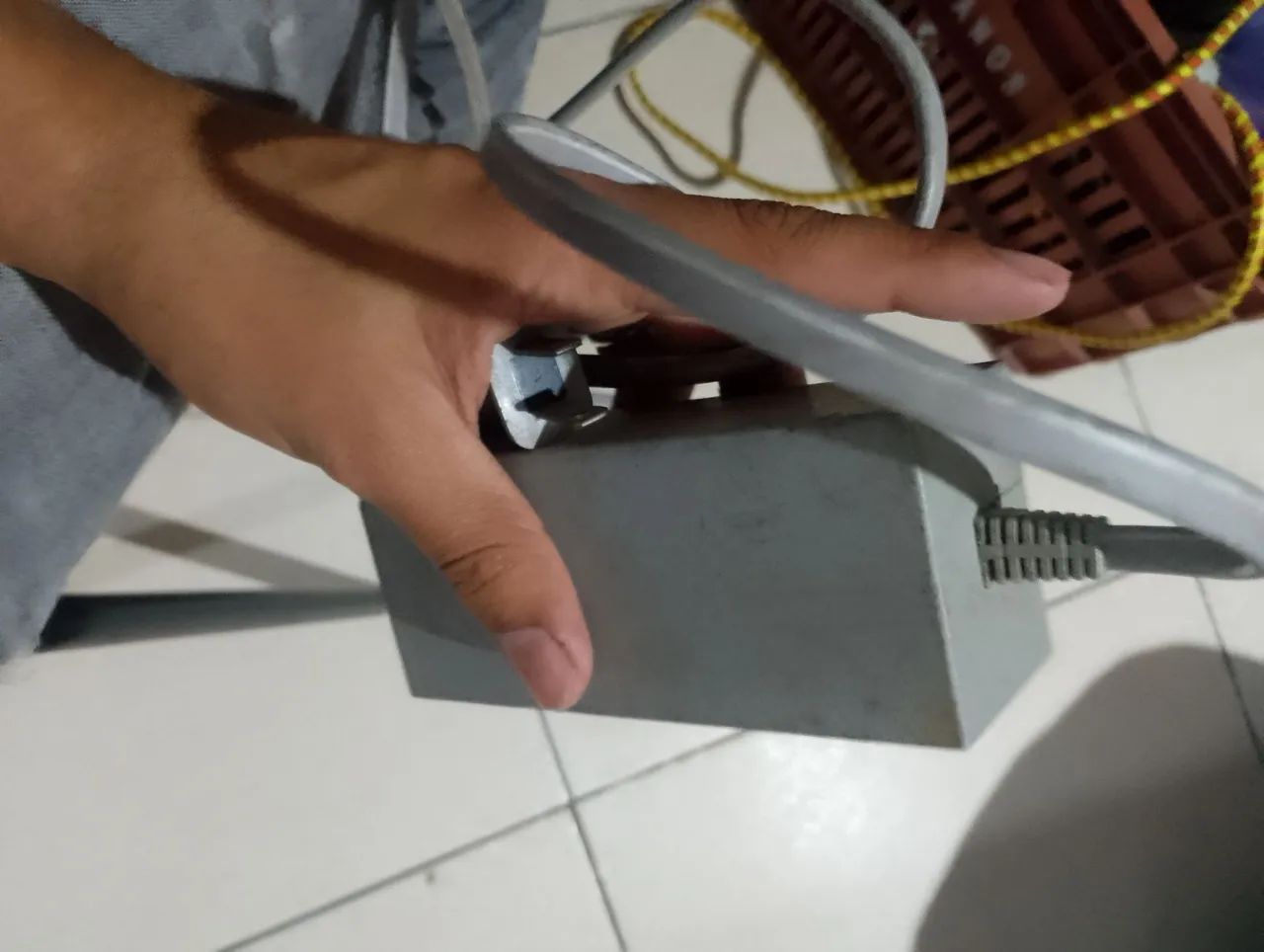 Fonte original do Nintendo Wii com defeito falta o Cabo não sei o defeito achei na sucata  - Foto 5