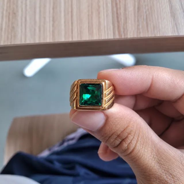 Anel Masculino com Pedra Verde. Peça Pessoal - Foto 2