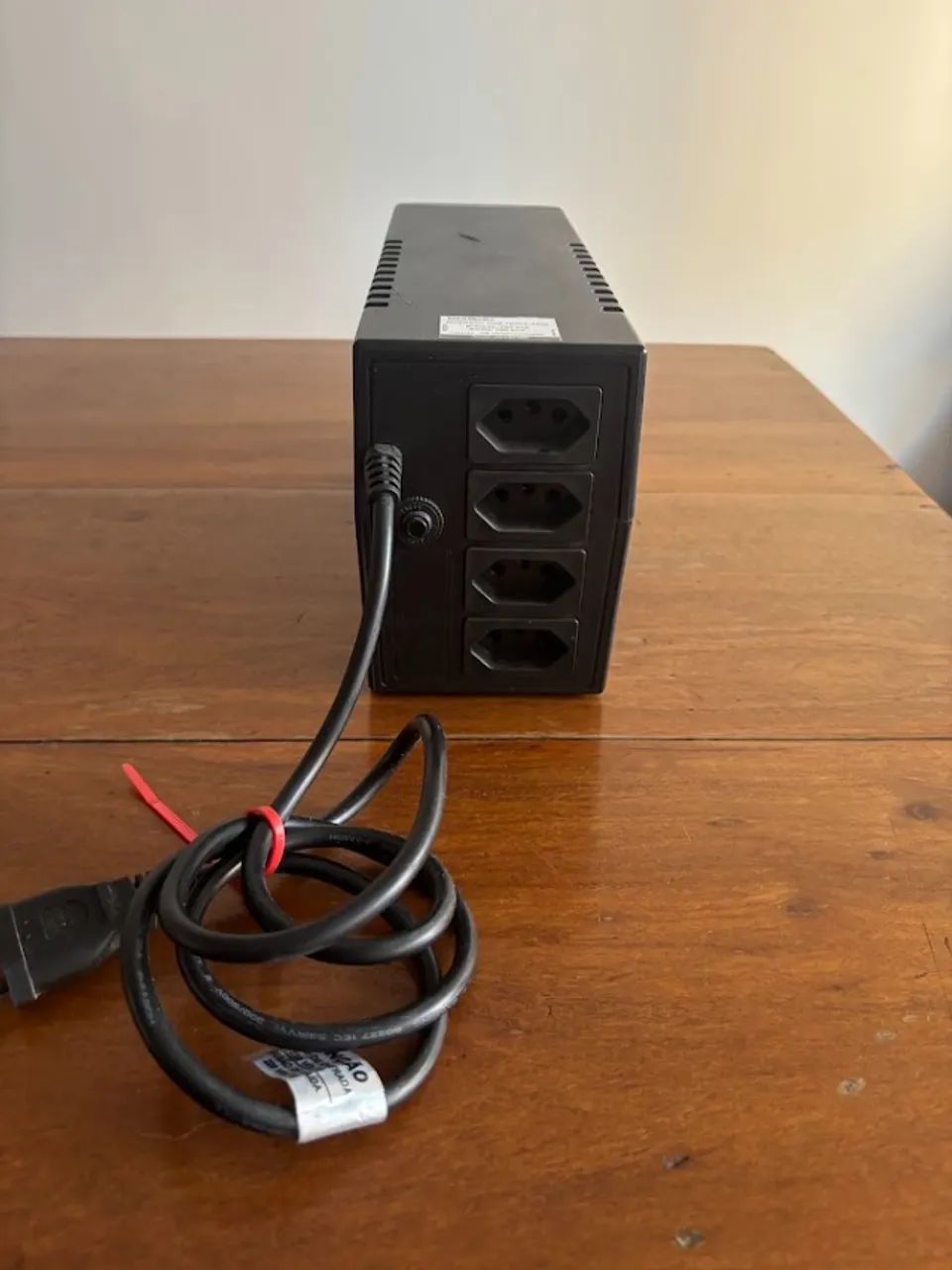 Nobreak Intelbras XNB 720VA 220V para PC e CFTV - Foto 2