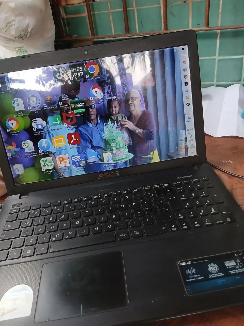 Vendo notebook  usado 350 pra ir embora  