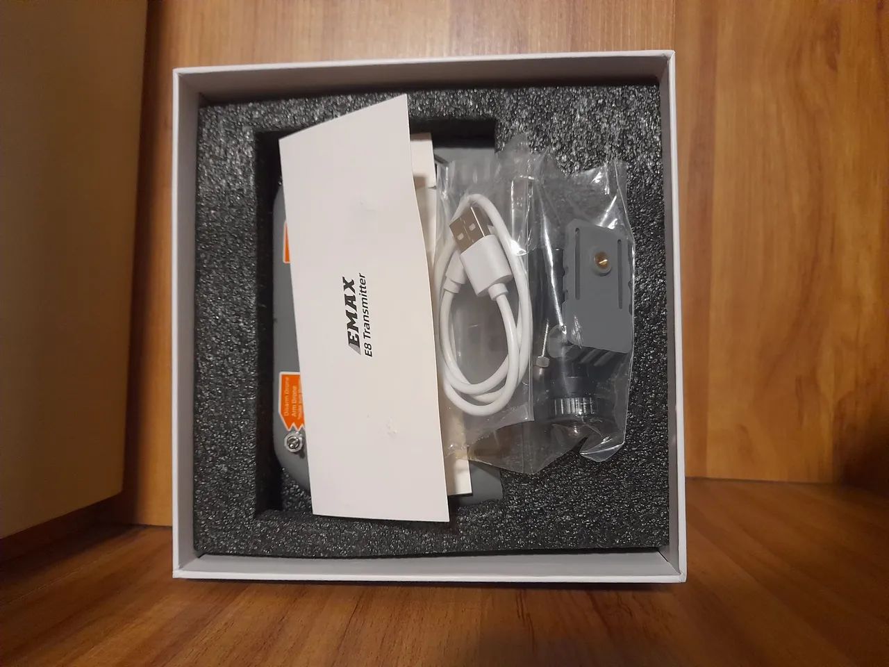 Rádio Controle EMAX E8 FrSky D8 2.4GHz  - Foto 4