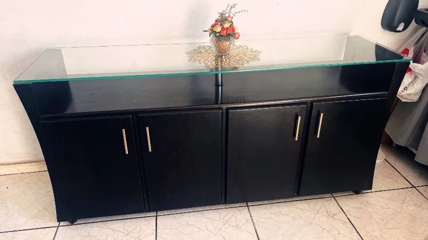 Vendo mesa de jantar com 8 cadeiras e buffet - Foto 3