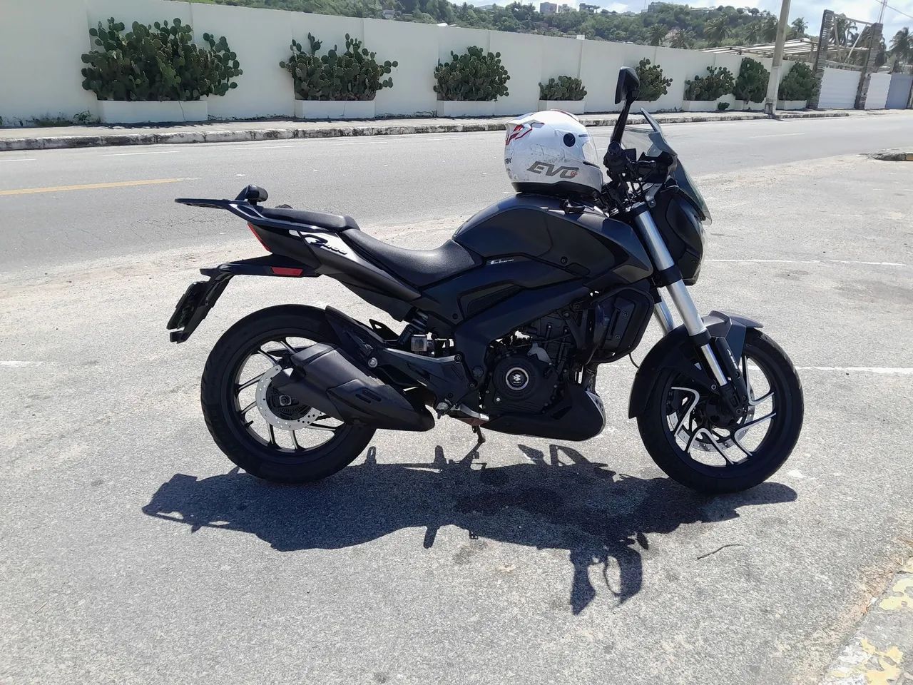 BAJAJ DOMINAR 400 2024 - Foto 4