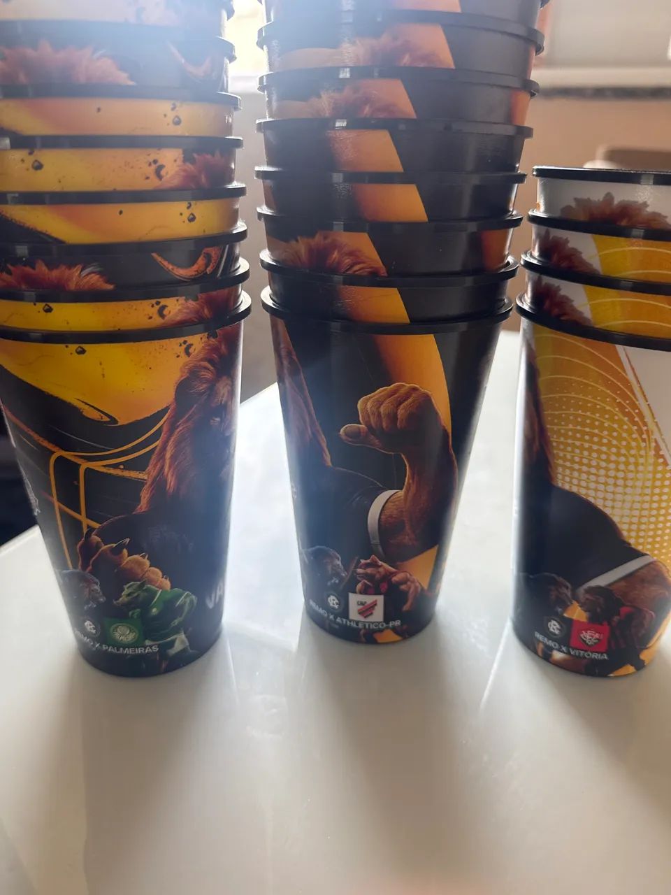 Preço de desapego  copos do jogos do remo