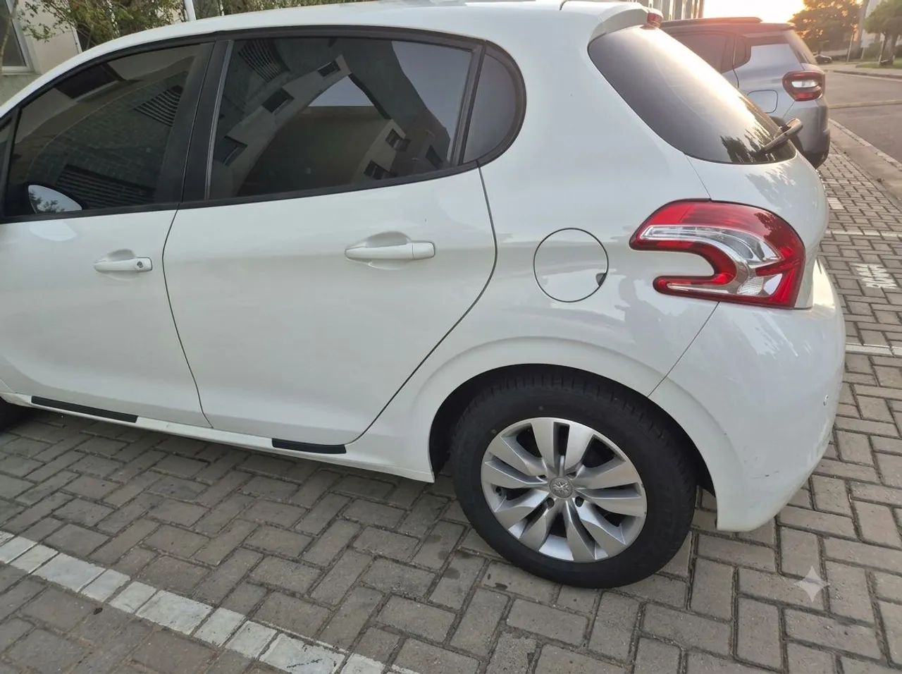 Peugeot 208 Active/active Pack 1.5 Flex 8V 5P 2014 - Foto 4
