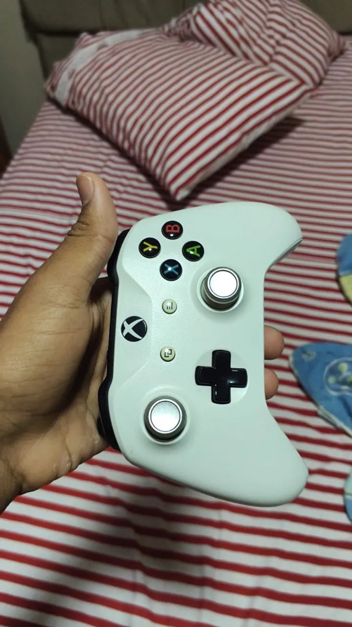 Xbox one 500gb com controle e cabo incluso  - Foto 3