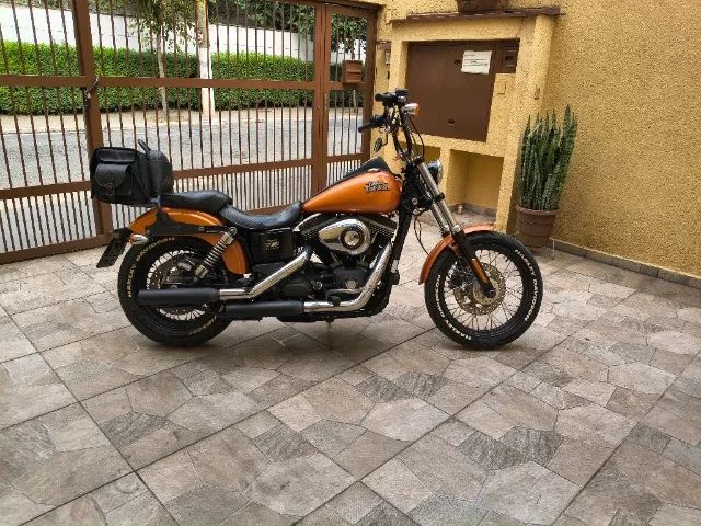STREET BOB