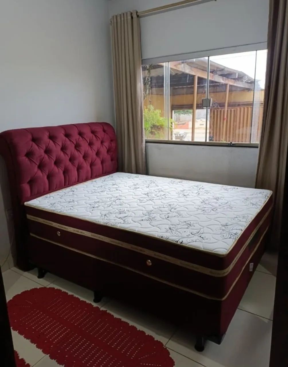Cama Queen com cabeceira 