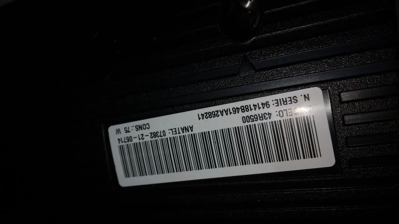 TV TCL Quebrada/retirada de peças ou alguém que tem condições de arrumar.  - Foto 4