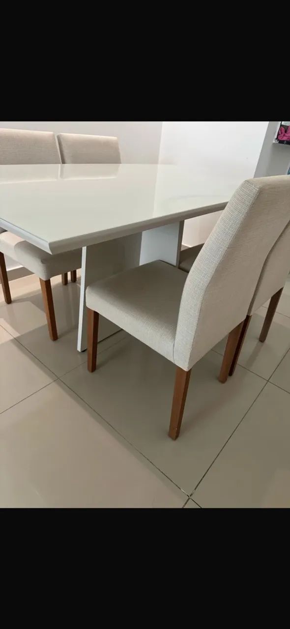 Mesa em laca com 4 cadeiras  - Foto 2