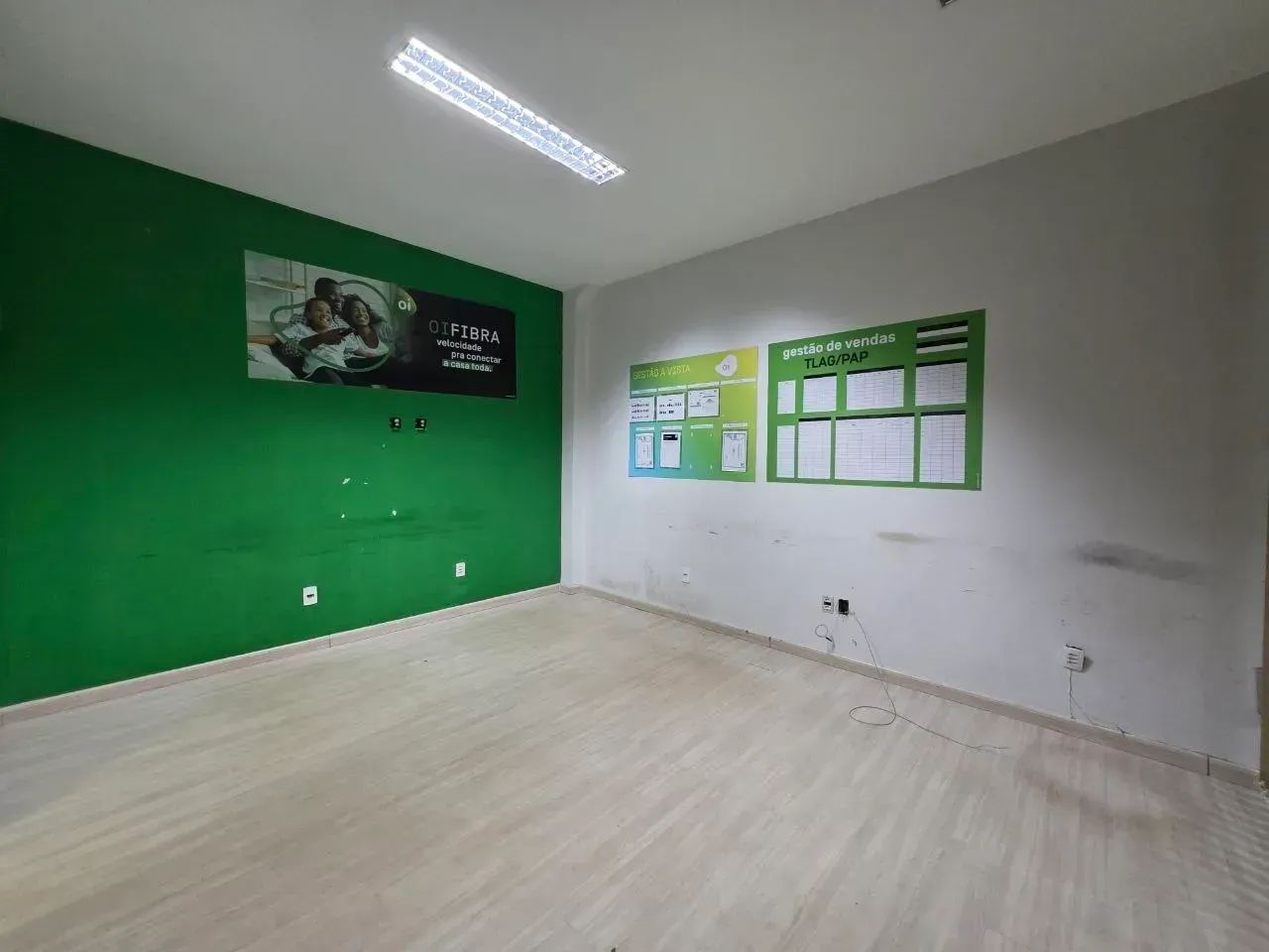Sala Comercial 1º Pavimento 40 m² com  divisões mais cozinha água incluso - Centro - Foto 5