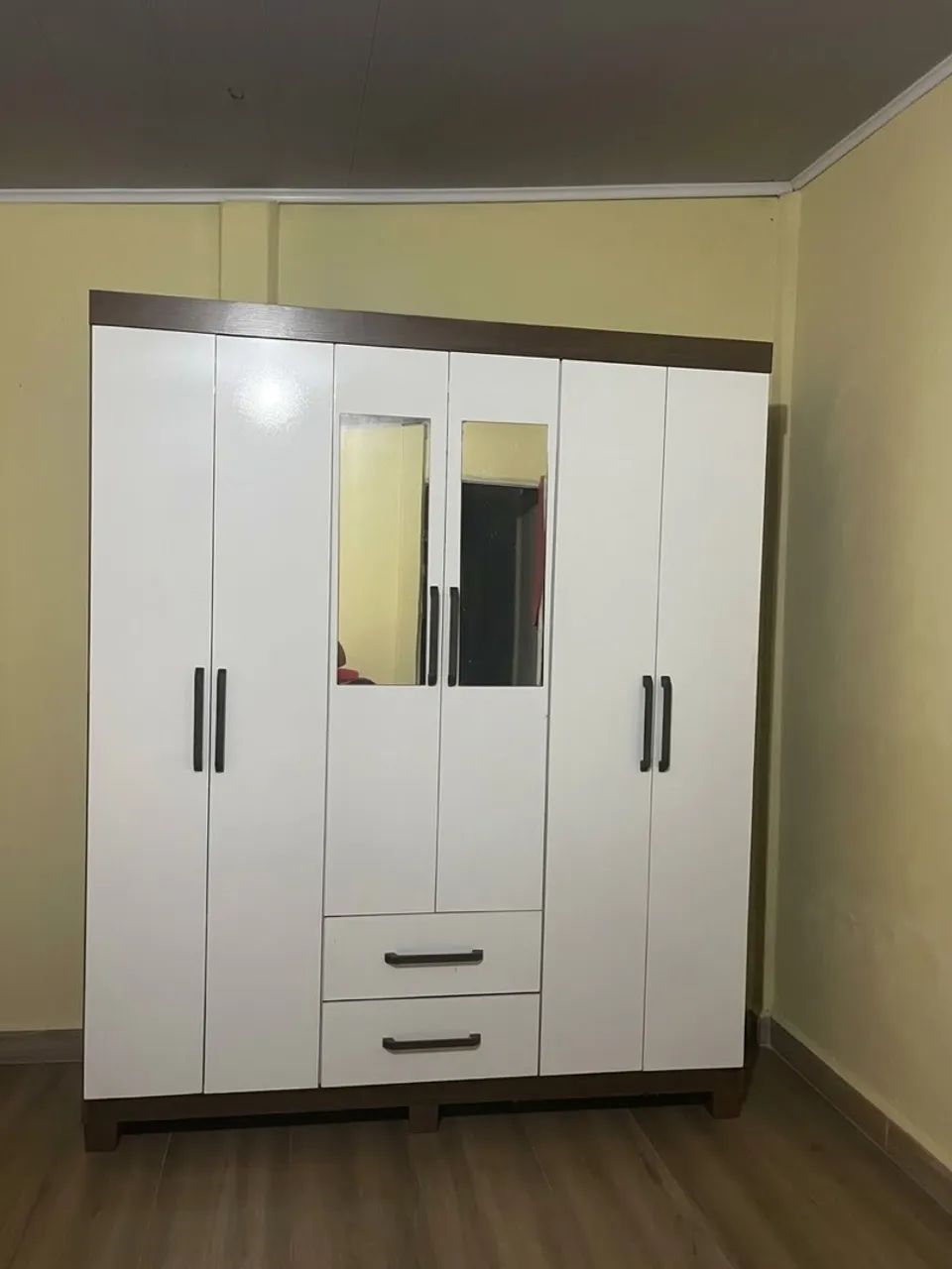 Guarda-roupa 