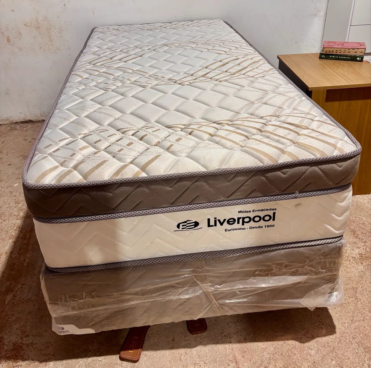 Conjunto cama box solteiro 