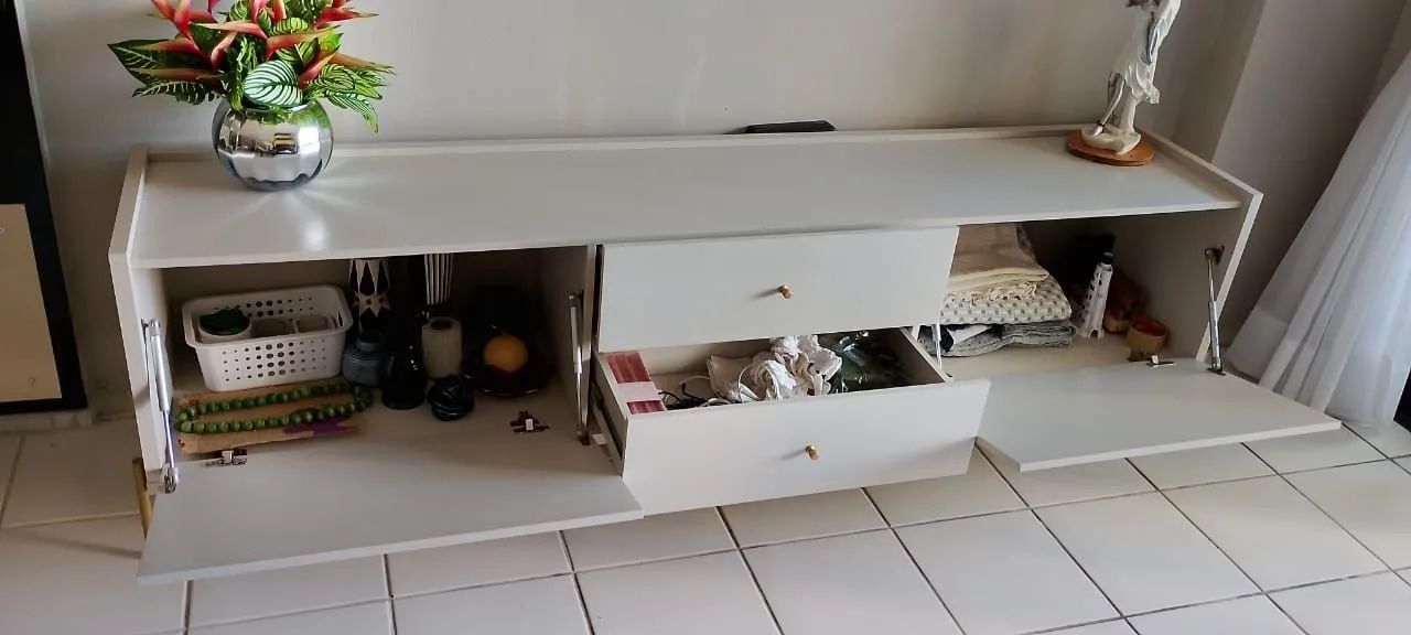 Vende-se Rack de sala off white