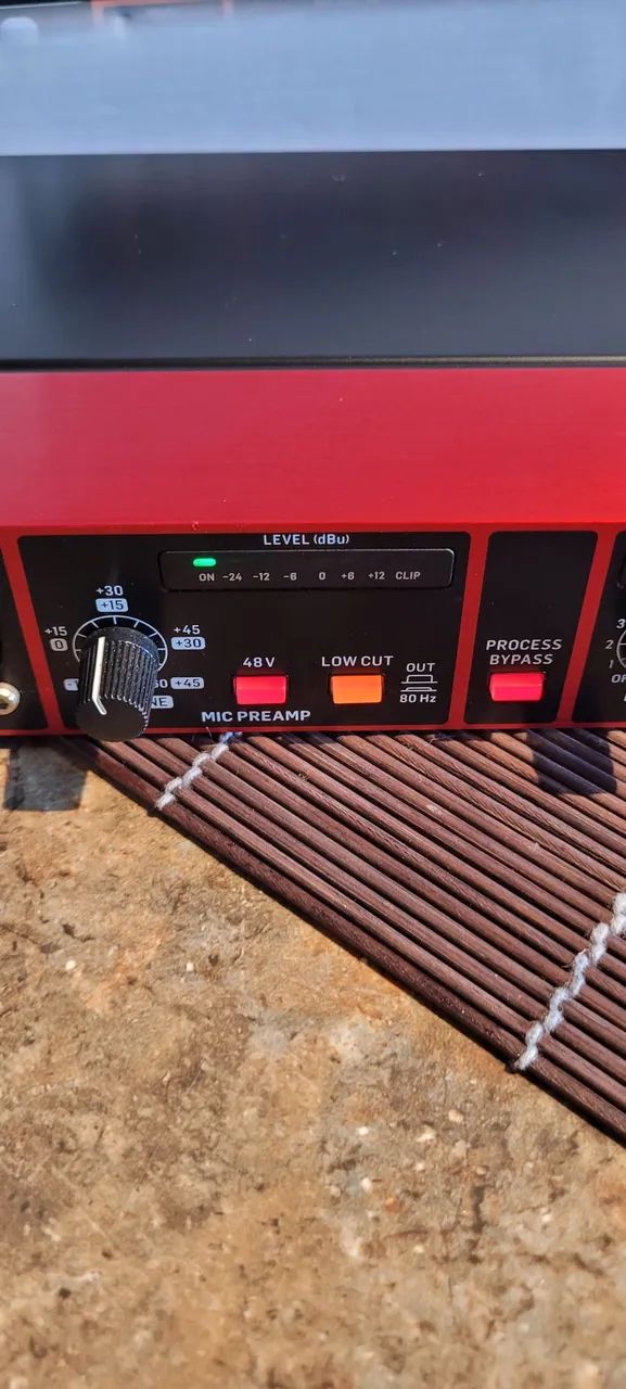Pre amplificador de microfone  Behringer v1 - Foto 4