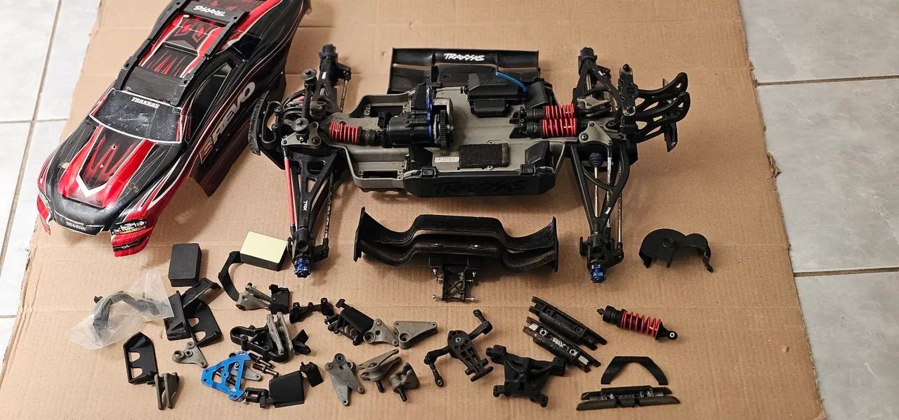 Traxxas E Revo 1.0 1/10 - Chassi