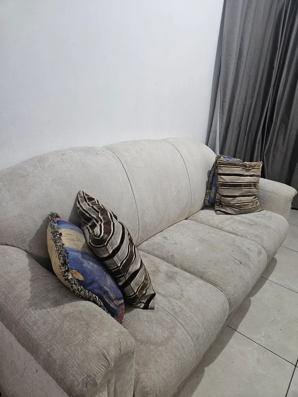 Vendo sofá 3 lugares usado