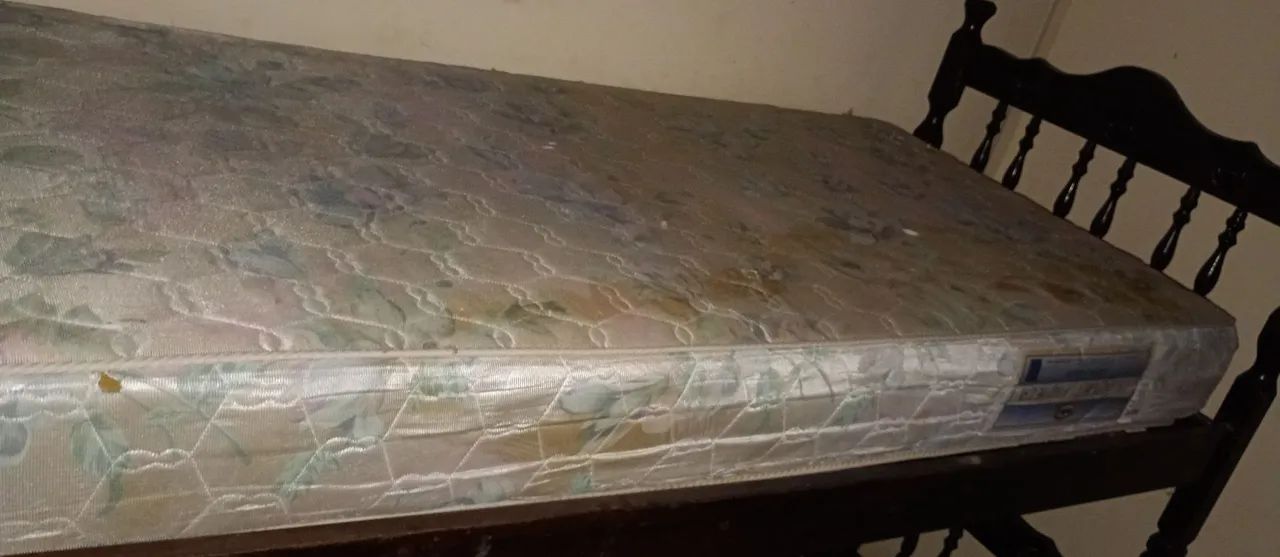 Colchão de casal e de solteiro pra vender rápido 