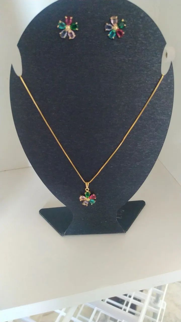 Jóias folheadas ouro 18 k conjuntos de brincos e colar 