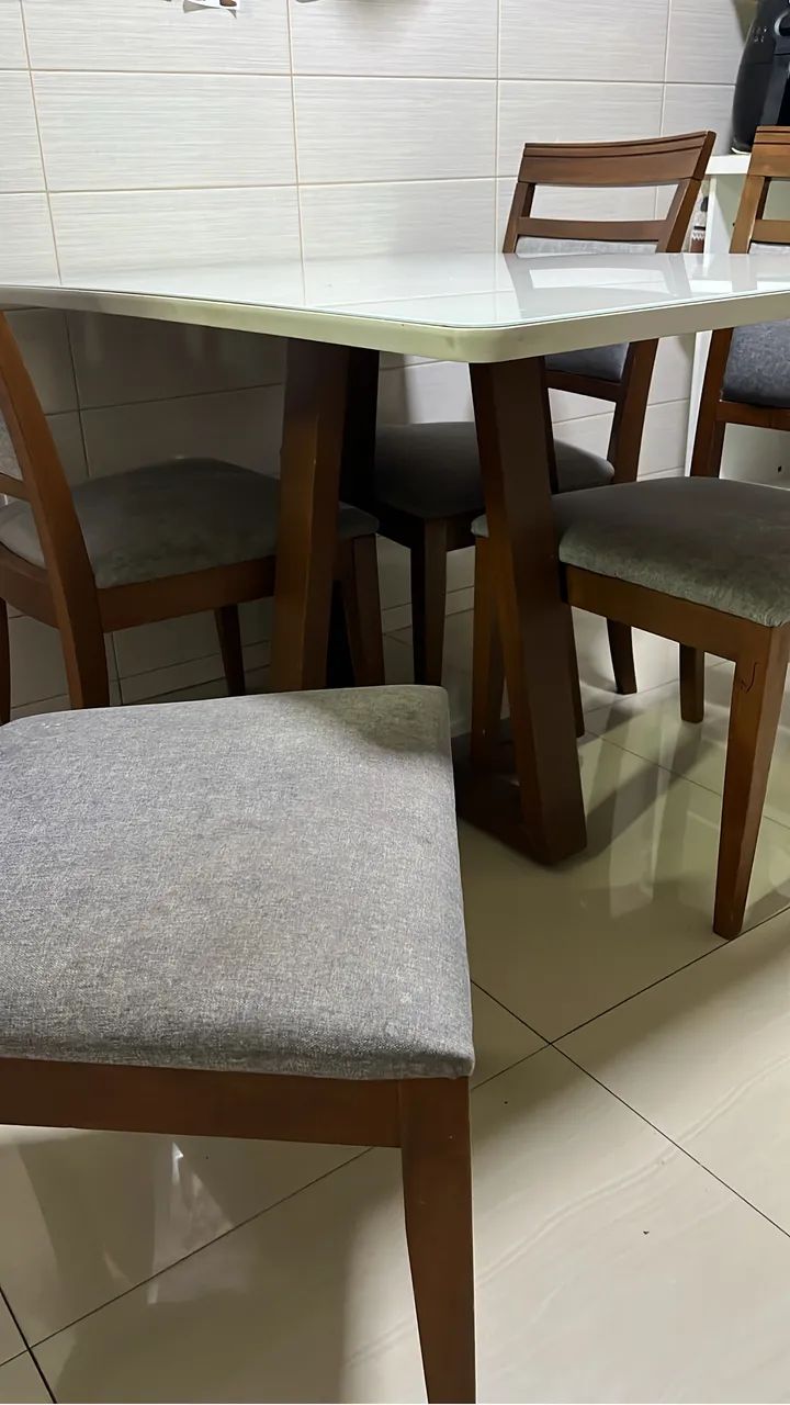 Mesa madeira maciça 4 cadeiras